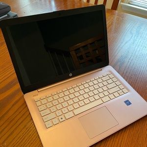 HP Stream 14inch Laptop w/ Charger (BRAND NEW)